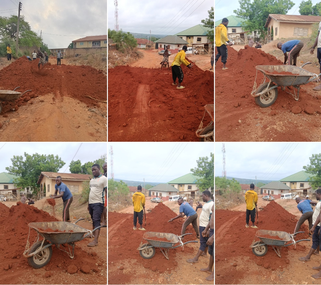 #ask2024rains: Residents Carry out Road Maintenance in Auchi