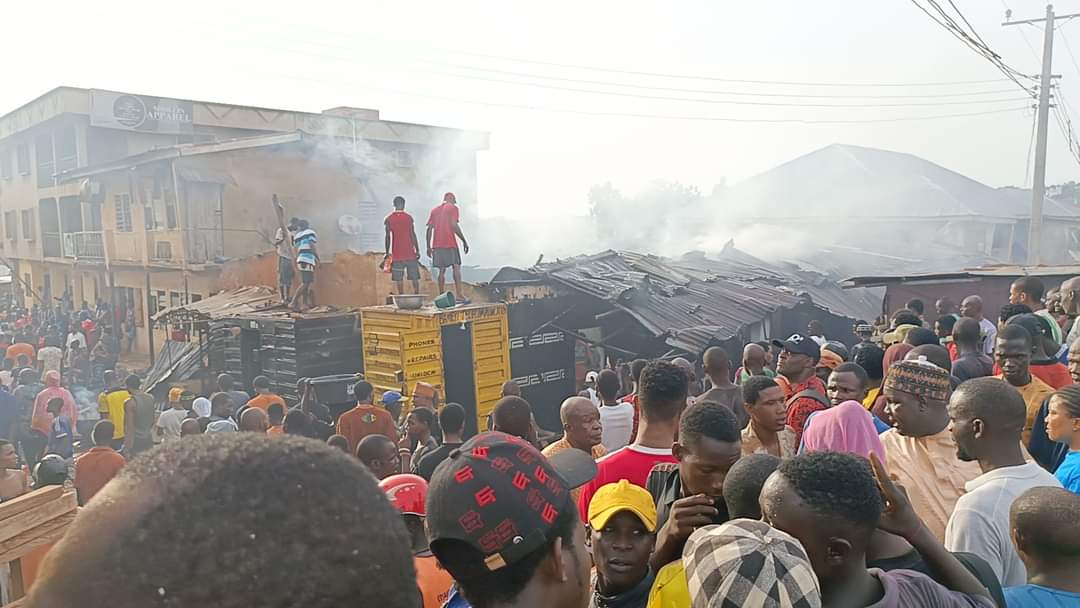 Pro Asue Ighodalo Group Visits, Doles out Palliatives to Victims of Saturday’s Gas Explosion in Auchi